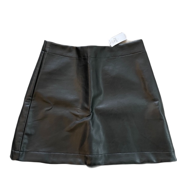 ❤️ GAP BLACK LEATHER MINI SKIRT SIZE 2 NEW - Picture 1 of 3